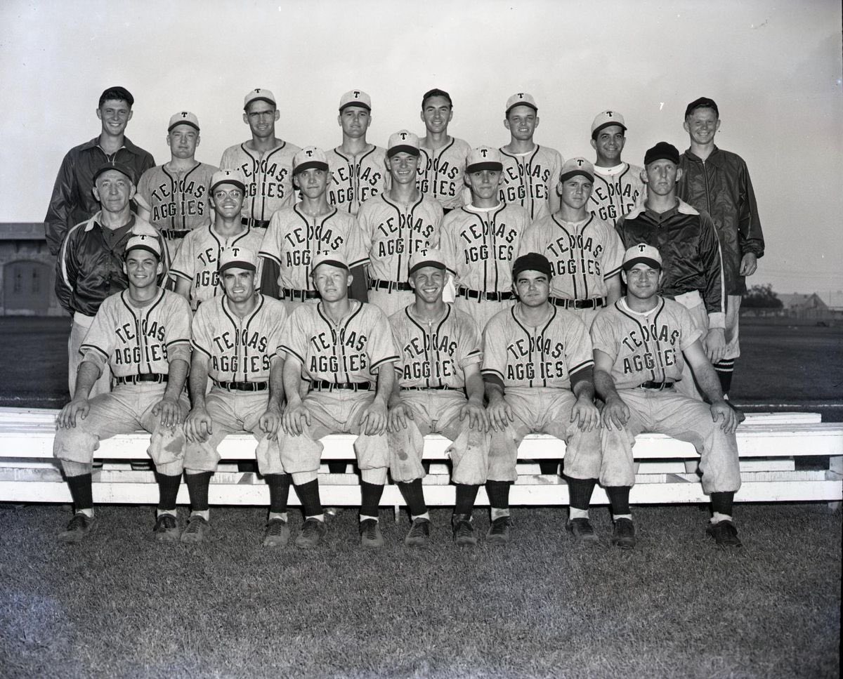 🏈 emily🌲 tweet media