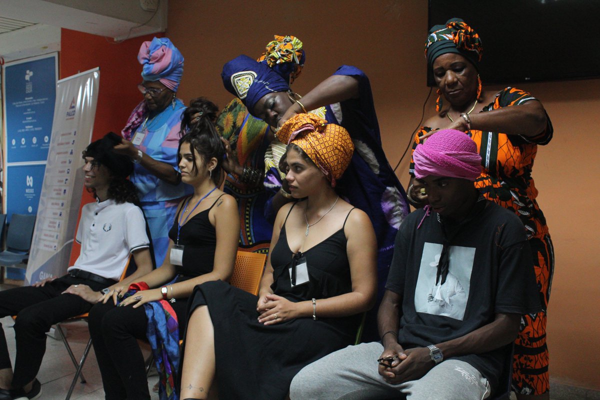 Fac. Comunicación UH tweet media