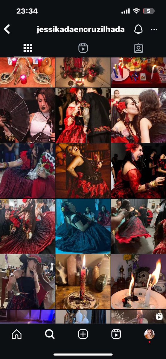 aviviancoutinho's tweet photo. DENÚNCIA

Essa maldita está usando minhas fotos e de outros influencers para enganar as pessoas com trabalhos.

Faz festa pra tua propria pombagira minha filha!!!!! Escória!!!

Quem puder denunciar, agradeço muito!! https://t.co/ecYIzKoei4