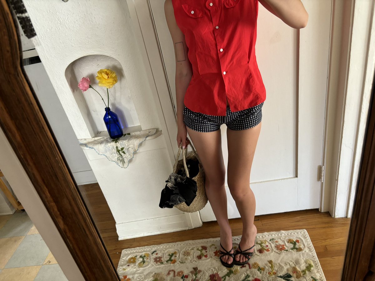 duchess of descanso (@boosbluesclues) on Twitter photo 