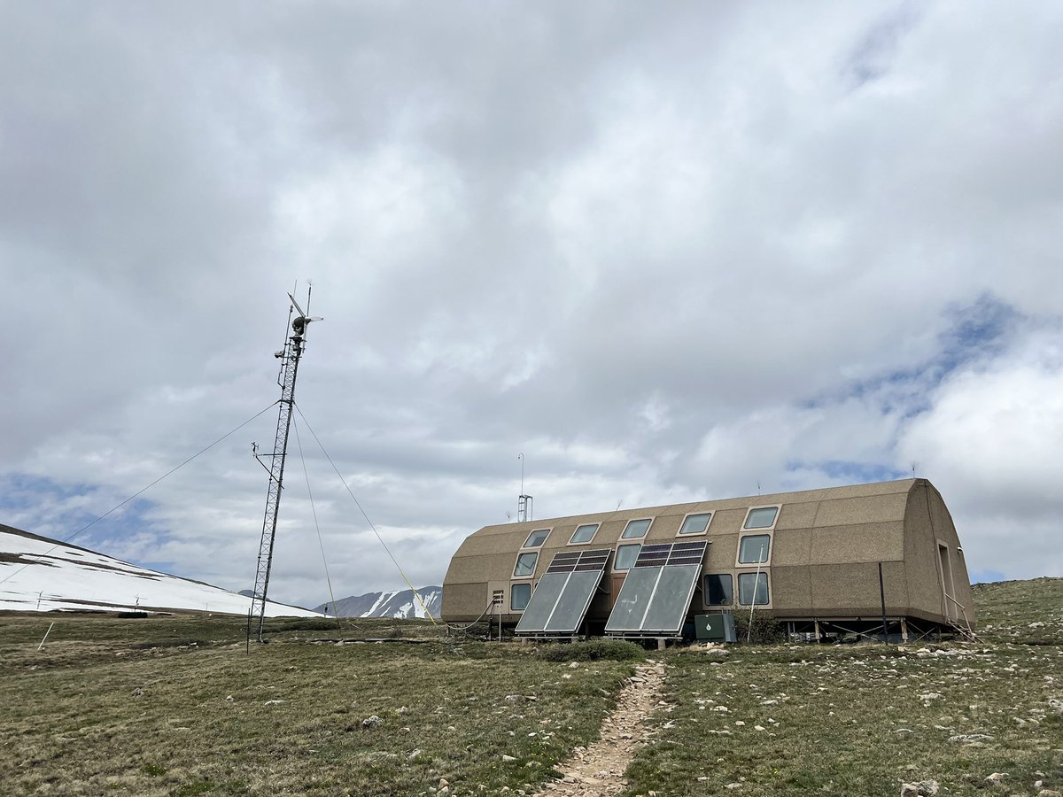 With having been using various types of data collected at Niwot Ridge, this is my first time to be here in person! 🧐
Elevation: 11500 ft (3500 m)
