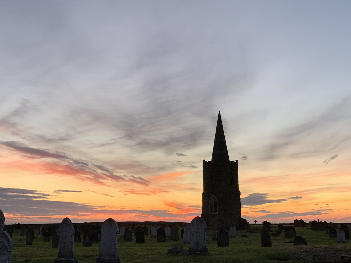 jaq421's tweet photo. Almost sunrise #marske 20/06/24 #solitice https://t.co/6PJ5QdtxHT