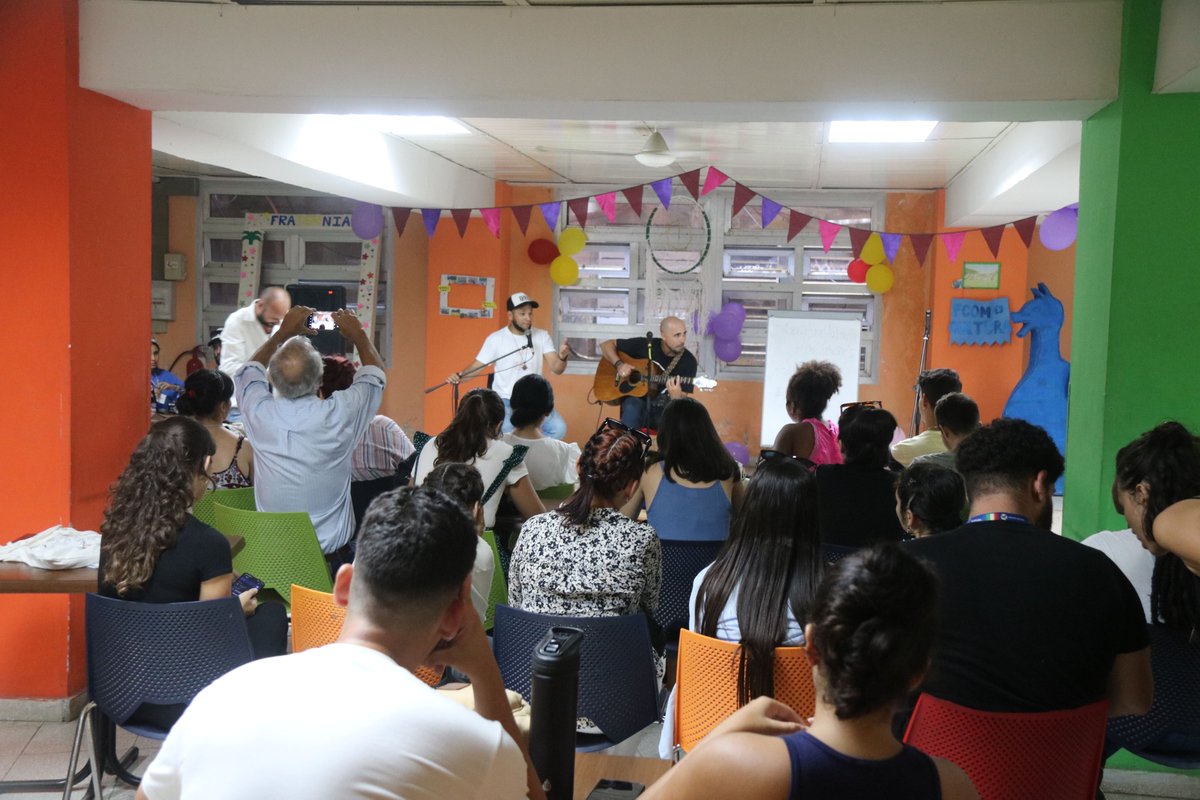 Fac. Comunicación UH tweet media