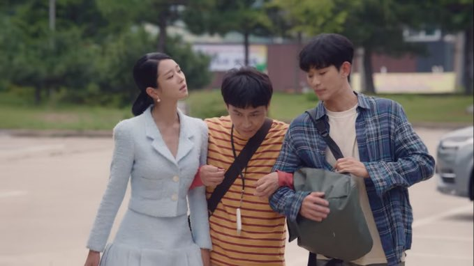 iconickdramas's tweet photo. Still one of the best kdrama trios https://t.co/kT6TapExFq
