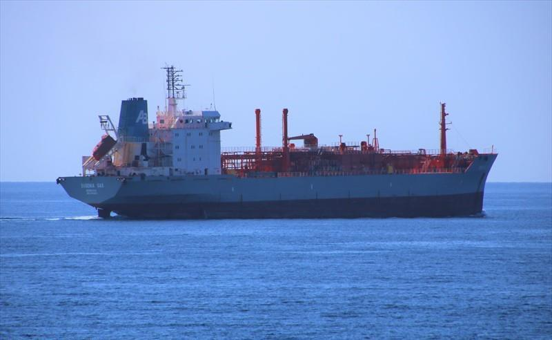 FlconEYES's tweet photo. #EUGENIAGAS 8813099
Tanquero LPG, #gas #propano

Traficó gas propano para las #Tiranías de #Cuba y #Venezuela. Los records de viajes se remontan a inicios de 2022. Zarpó luego de vender propano del @PartidoPCC hacia #Europa.
@DelonArmand

#Now #AIS #cubarcos #Cuba #19Jun https://t.co/fiY8X6nEGQ