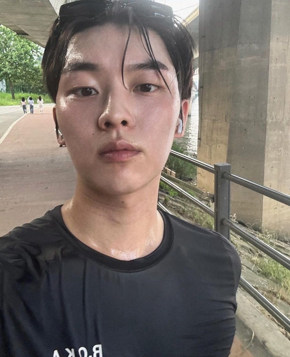 hyunwookfile's tweet photo. choi hyunwook and jang kiyong will break the internet https://t.co/34AisHLeiC