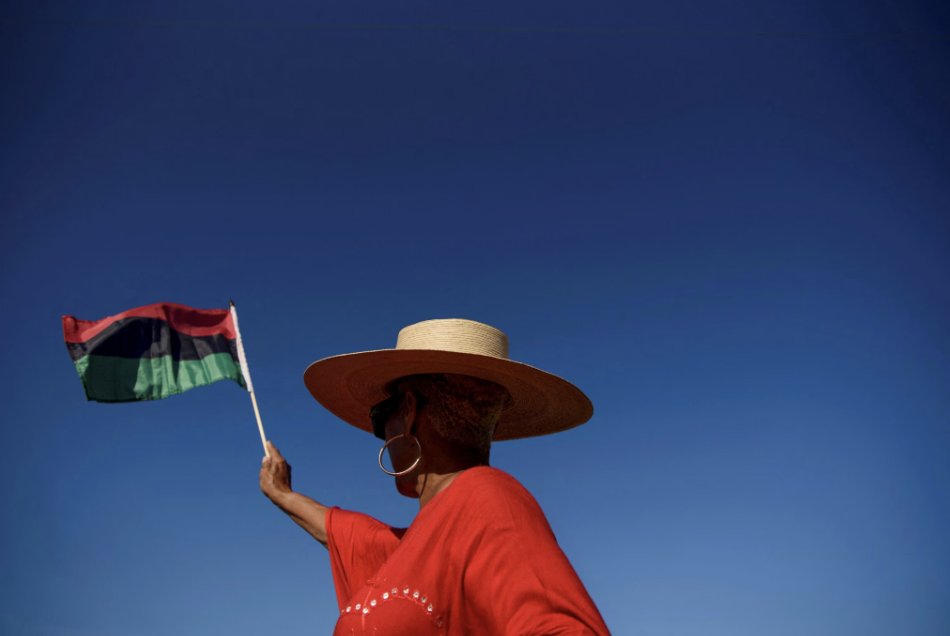 we_make_change_'s tweet photo. Juneteenth celebrates the historic journey towards freedom and equality for African Americans, reminding us of the resilience and courage of those who fought for liberation. Let's educate, uplift, and advocate for meaningful change together. 🙌#juneteenth #socialjustice #equality https://t.co/ctECNz3dYi