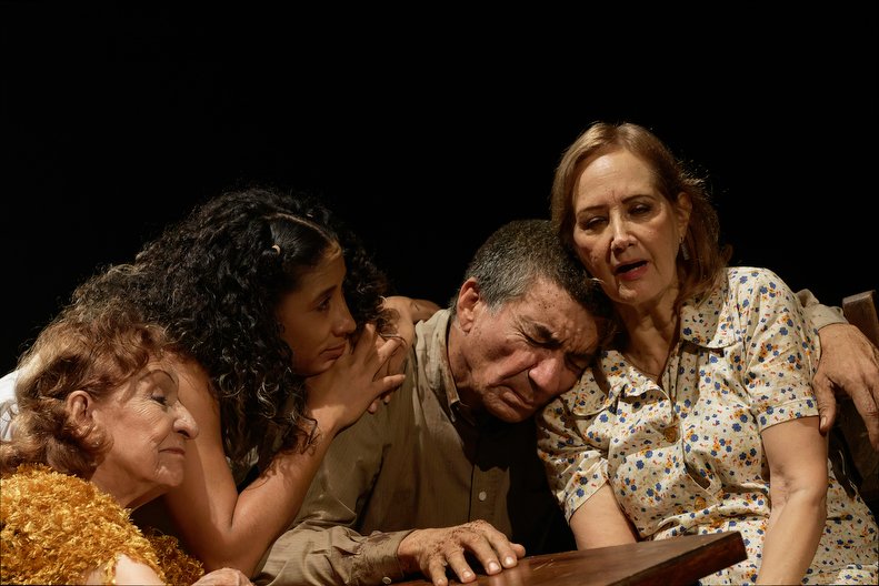 Obra "Profundo" de la Compañia Nacional de Teatro
photomanifiesto.blogspot.com/2024/06/profun…