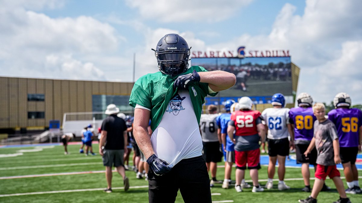 Thanks to <a href="/BixbySpartanFB/">BixbySpartanFootball</a> for hosting the <a href="/EOKOLDLCAMP/">E. OK OL/DL Camp</a> , Had a great time there with yalls amazing coaching staff and was awarded the "distinguished camper" award. <a href="/BarbeBucsFball/">Barbe Buccaneers Football</a>