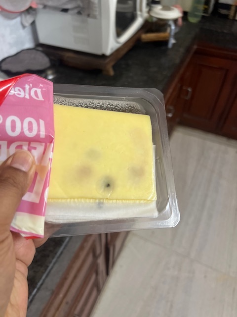 vikramhimanshu's tweet photo. @letsblinkit @zomatocare @zomato 
Say Jeeeezzzz!!

Attention: @cfs_telangana @MoHFW_INDIA @MoHFW_Telangana @fssaiindia https://t.co/XjgMX12dOy