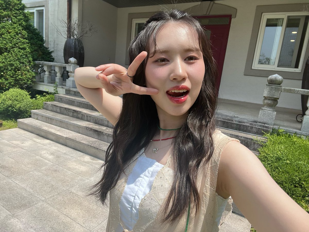 WekiMeki 위키미키 tweet media