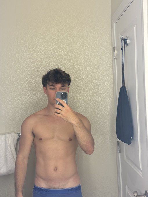 Are you gay? https://t.co/0iw9GXtoUV