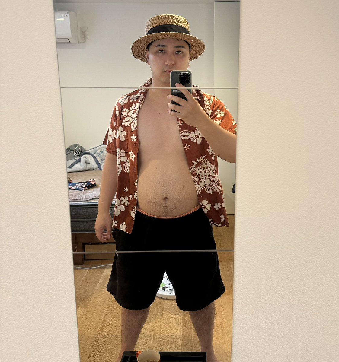chinn_botiri's tweet photo. ベトナム旅行の服装決まったと思ったら偽ルフィすぎた https://t.co/26AzYQ4wEN