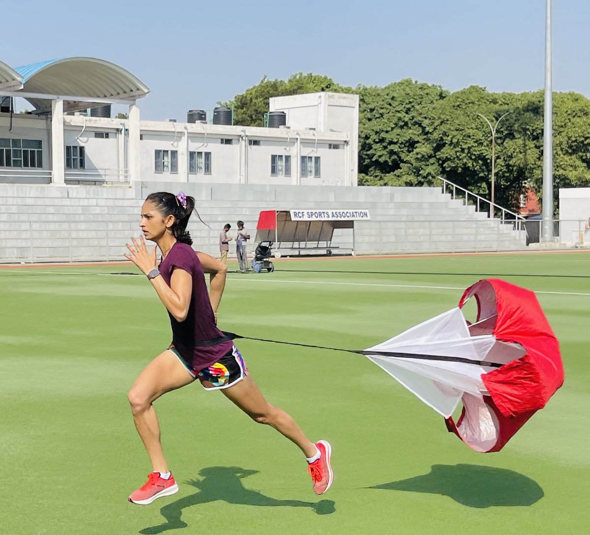 imnavjotkaur01's tweet photo. I’m not chasing anyone; 
I’m too busy chasing my dreams 💪🏻❤️🏃🏻‍♀️

#onfire #gymgirl #flyhigh #fly #mood #chill #vibes #run #running #stayhard #nav1👕🏑 #smilemore #enjoywhatyouhave #hockeylife  #bereal #onelifeliveit #hardworkpaysoff #peace #fun https://t.co/r8CD0UiCJb