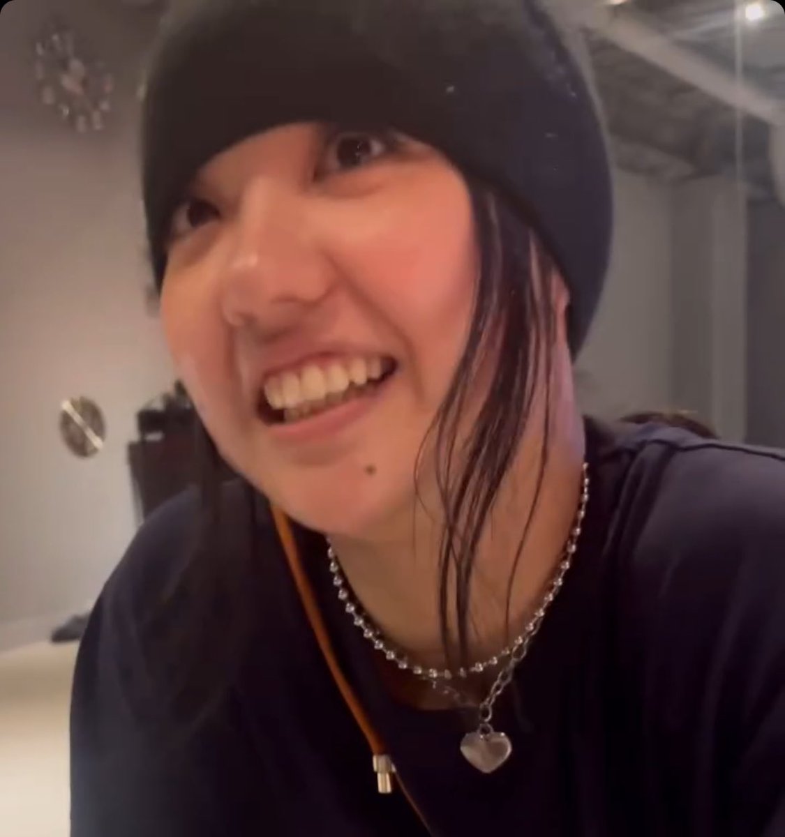 인사이드 아웃                           인사이드 아웃2
보러가자~                                 보러가자.