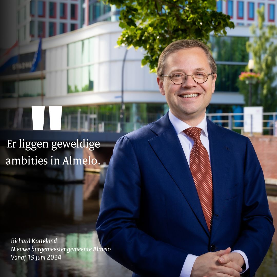 Ministerie van BZK (@minbzk) on Twitter photo Gisteren is <a href="/rtakorteland/">Richard Korteland</a> gestart als burgemeester van de <a href="/Gemeente_Almelo/">Gemeente Almelo</a>. In een interview stelt hij zichzelf voor en vertelt hij over zijn ambities met de stad.
Lees het hele interview hier ⤵️
linkedin.com/feed/update/ur… Gisteren is <a href="/rtakorteland/">Richard Korteland</a> gestart als burgemeester van de <a href="/Gemeente_Almelo/">Gemeente Almelo</a>. In een interview stelt hij zichzelf voor en vertelt hij over zijn ambities met de stad.
Lees het hele interview hier ⤵️
linkedin.com/feed/update/ur…