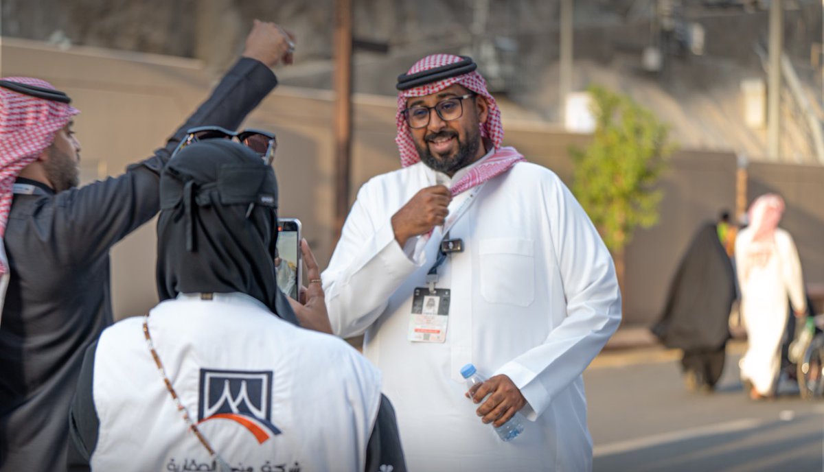 من قلب المشاعر مشاعر انتهت حكايتها لهذا العام 📝

انتهت قصة الحج لعام 1445هـ ..
على مدار ١٨ يوم من العمل الشاق لكن المليء بالمتعه والحماس والنشاط 💪🏻 

مابين عمل إعلامي متكامل وخدمة ضيوف الرحمن وماخفي منه أجمل🧡

ممتنه لكل التجارب والتحديات الجديدة اللي تصقلني وتعلمني وتضيف لرصيد