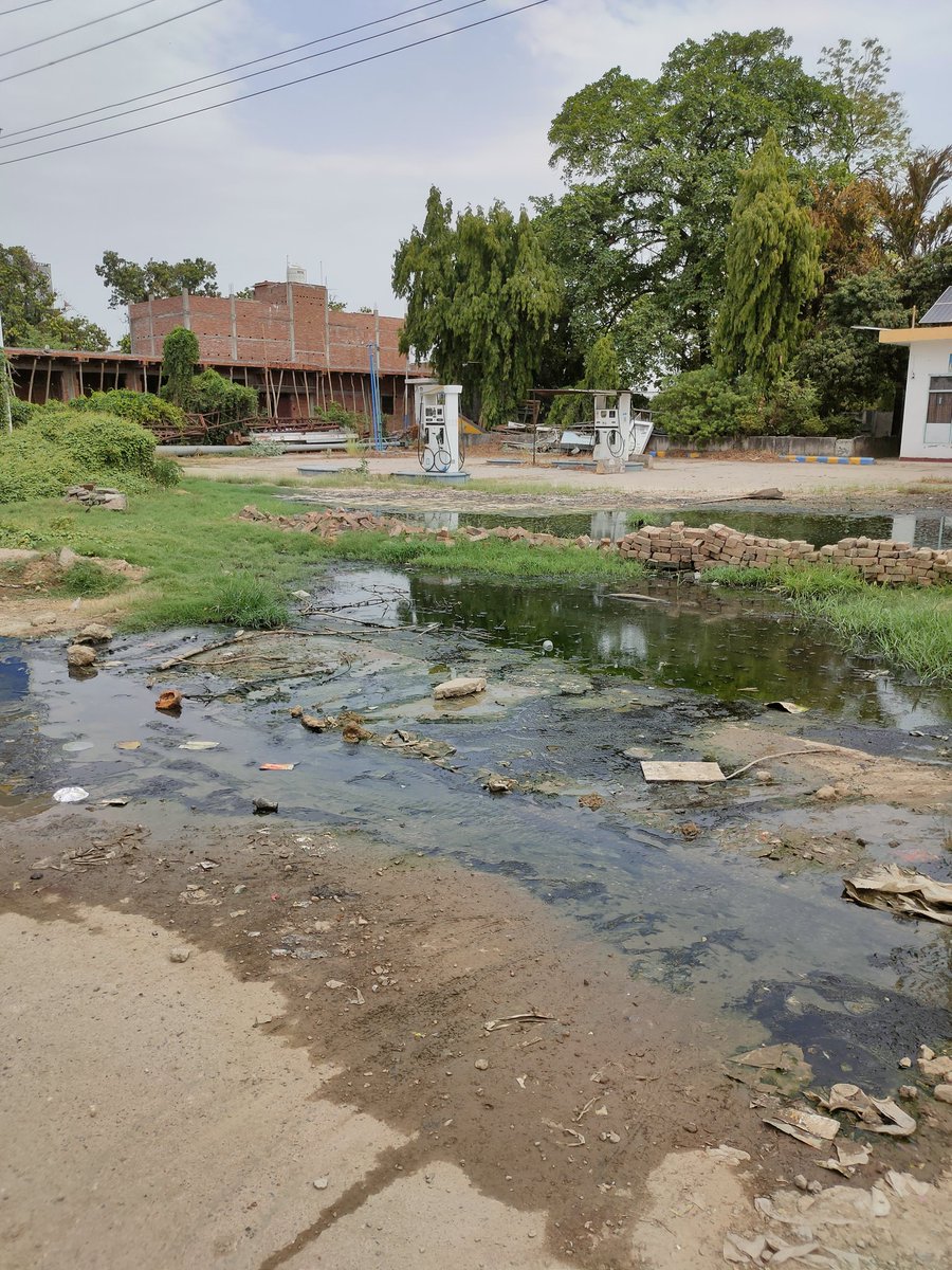 riteshk50153558's tweet photo. @NHAI_Official Condition of a drainage in chandauli, near old chandauli Police Station.  The drainage has been opened for last 2 months.Nhai department sleeping.Rain has arrived,mosquito problem on its peak. @CMOfficeUP  @dmchandauli  @PMOIndia water getting into private property https://t.co/YmnChOxkcd