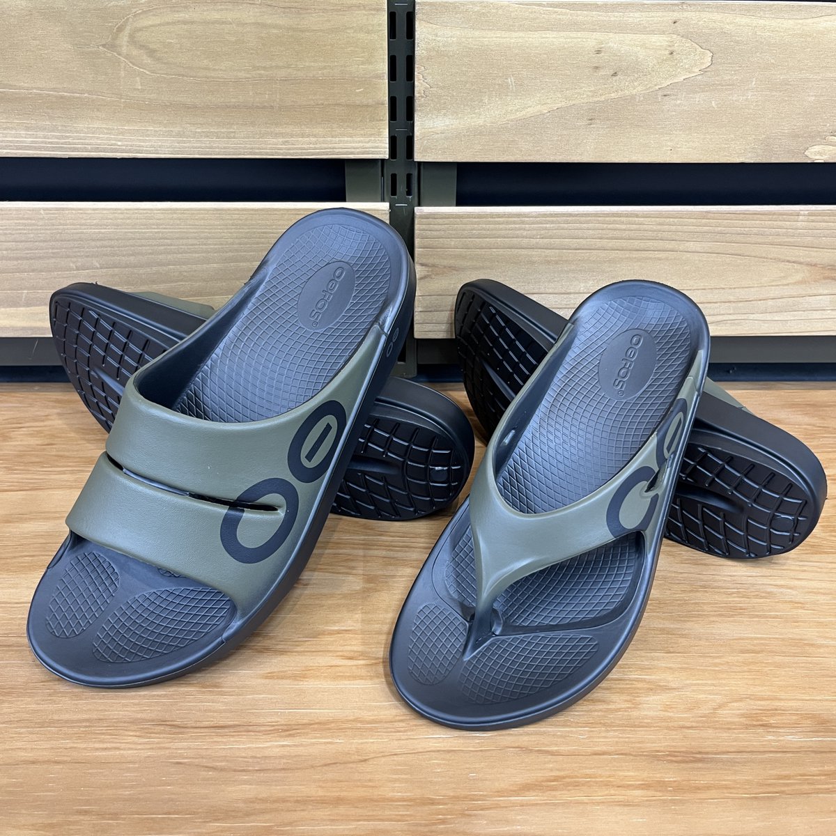 Ishii_Kofu's tweet image. ＃OOFOS に #ミリタリー ライクな新色が仲間入り！

OOriginal / OOahh Sport Tactical Green  ¥9,680-

定番の Blackカラーもリストック！！

アナタにピッタリのサイズを見つけてください♪

＃ウーフォス #リカバリー ＃サンダル #リラックス