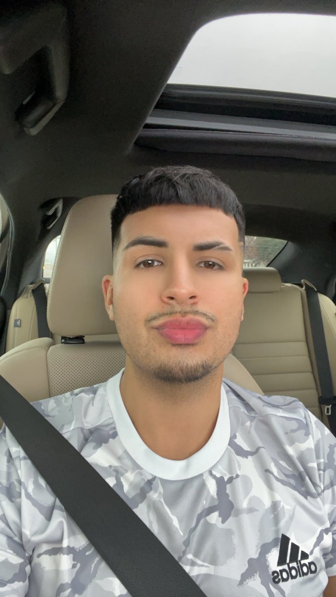 DfwThroattt's tweet photo. The Face                    The Ass https://t.co/M7K0nySMJe