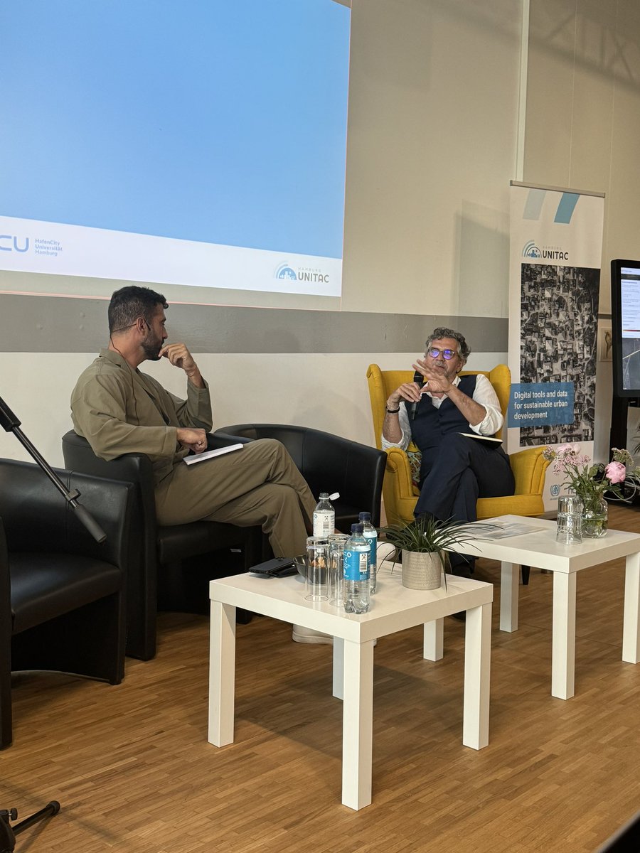 Day 2 at the Urban Tech for Equity conference with an insightful keynote by <a href="/DavidNemer/">David Nemer</a> on technology appropriation in the favelas and his research: #technologyoftheoppressed 👏