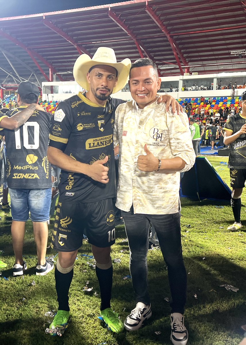 Jhonofre's tweet photo. La Fuerza Brava De Tu Raza Guerrera Se Ha Levantado Majestuosa y Dominante…!!!!

Felicitaciones y Gracias Por Dejar En Alto Con Orgullo, Fuerza y Coraje A Todo El Pueblo Llanero @ClubLlanerosFC https://t.co/LYpeEFPqpq