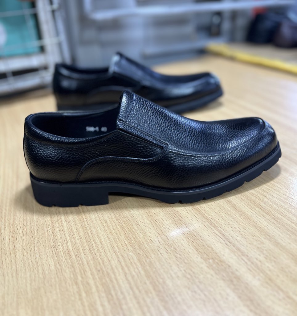 Naberzshoes's tweet photo. Gentlemen shoes
Size :38 to 46
WhatsApp on +256 751902113 for deliveries.
Price :165000ugx

#Naberzshoes https://t.co/3Su3Cs1bBn