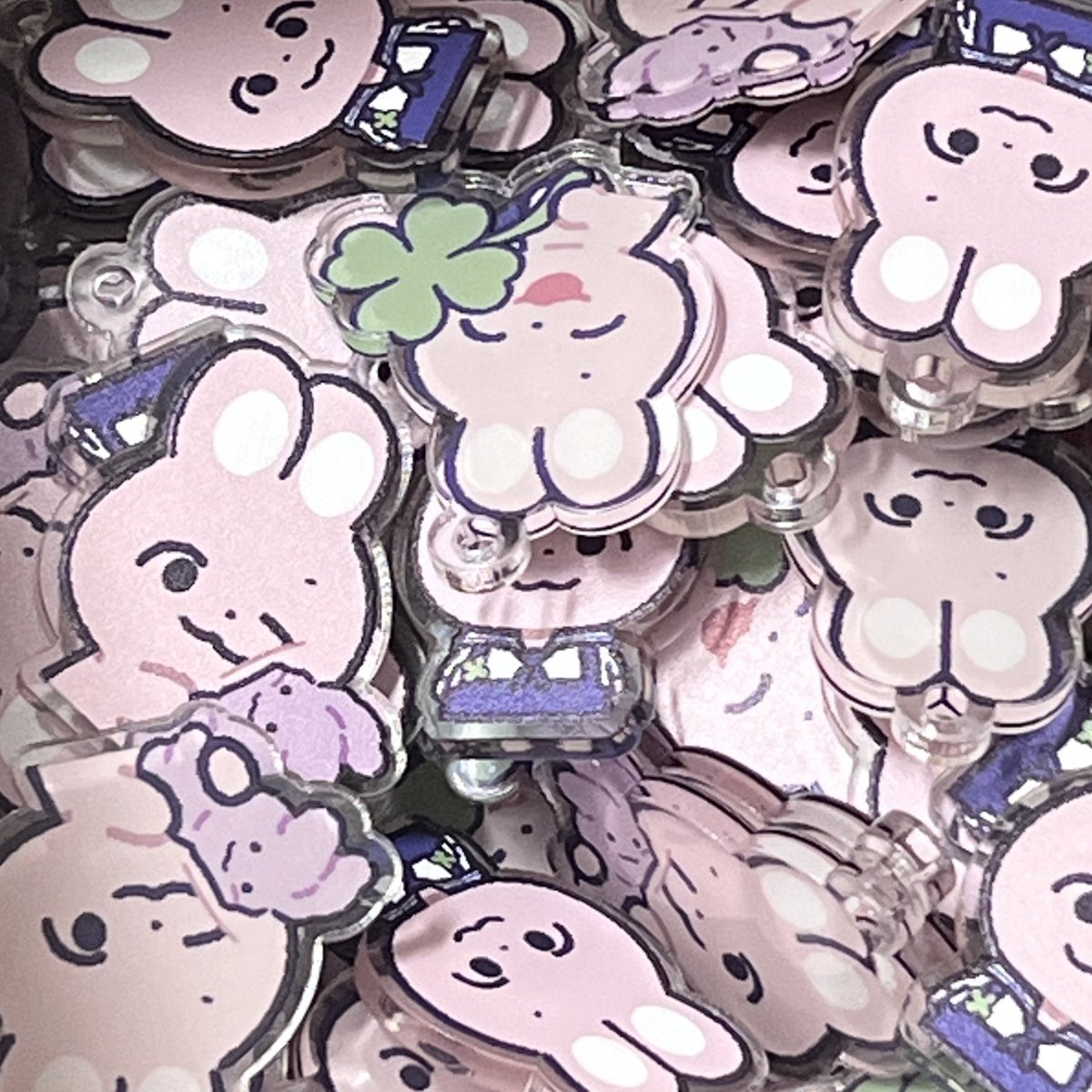 𝙳𝙰𝚈𝟼 𝙵𝙰𝙽𝙼𝙴𝙴𝚃𝙸𝙽𝙶 “𝙸 𝙽𝙴𝙴𝙳 𝙼𝚈 𝙳𝙰𝚈”

#데이식스 팬미팅 현장에서 
#원필 아크릴 키링을 나눔합니다❤️

날짜: 첫 - 럭키필🍀
         중 - 마린필⚓️
         막 - 플러필🧸
시간 / 장소: 당일 공지 
수량: 각 20개 내외

#rt 추첨 두 분께 키링(랜덤)을 보내드립니다🍀