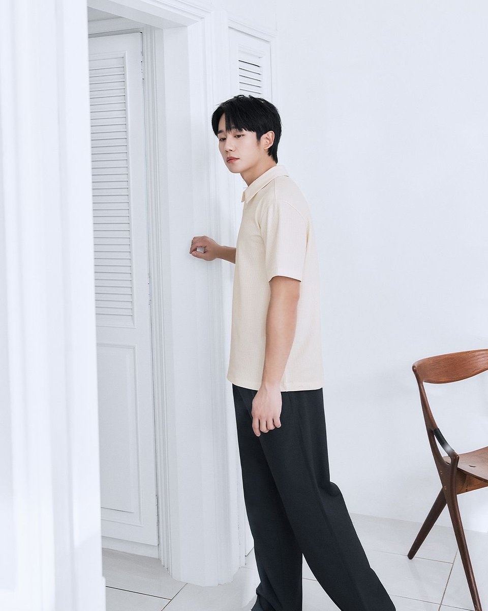 HaeinessGlobal's tweet photo. MIND BRIDGE 24 SUMMER COLLECTION
with @.holyhaein
시원하면서도 세련되게 연출 가능한
배우 정해인의 쿨 셋업!
셋업 아이템과 함께 취향에 따라
다양한 스타일 연출 어떠신가요?
#마인드브릿지
#MINDBRIDGE
#24SummerCollection
#AllDayCoolSetup
🔗https://t.co/PF4ZeNEl5I
#JungHaeIn https://t.co/xbbpyFmUc5