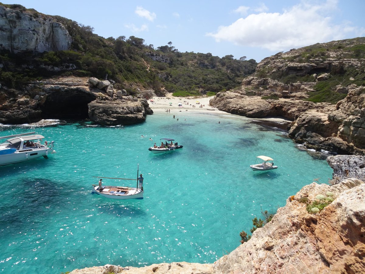A los buenos días y buen comienzo de verano, a pasar calorcito 🥵☕😊😘