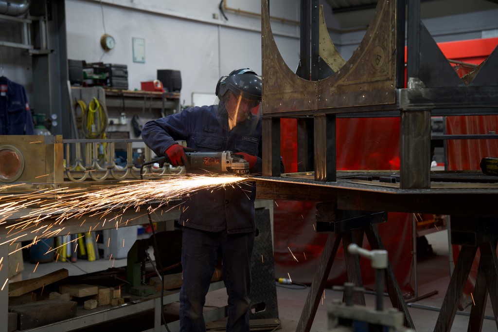 SmithofDerby's tweet photo. Pictured: Ian Inglis fabricates a new internal frame for the Milngavie Precinct Pillar, using stainless-steel to prevent future corrosion.
#milngavie #clockrestoration #clockfabrication #clockframe https://t.co/dy2KJFV9Bd