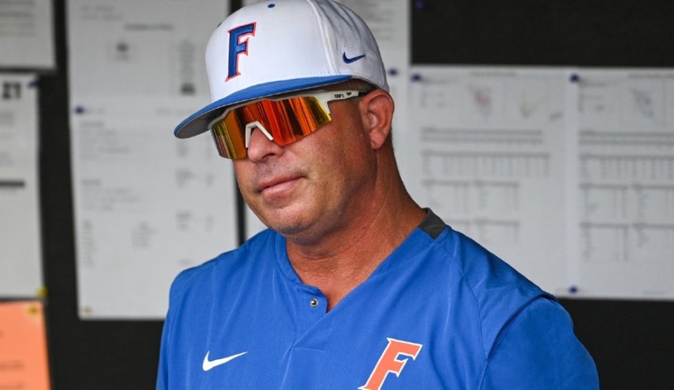kirbygator's tweet photo. I just wanted to say to #Sully… you’re the best baseball coach standing on this planet &amp; #GatorNation is lucky to have you. Too many around here get jaded quick &amp; don’t understand the ebbs &amp; flows of sports. @GatorsBB Thank you Coach!!! #GoGators 
🧡💙🐊⚾️💪💯💙🧡 https://t.co/Z8HkOlD3Qz