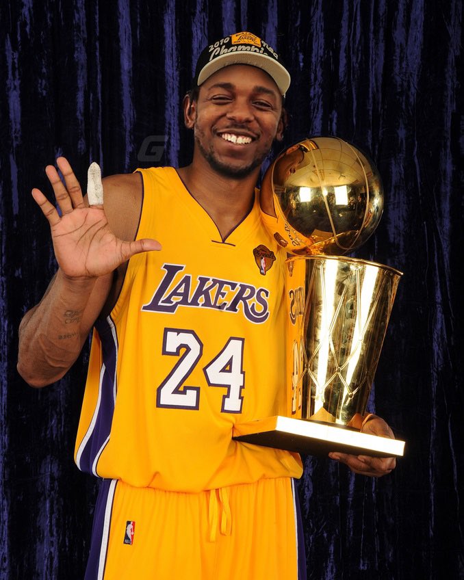 LakeShowYo tweet media