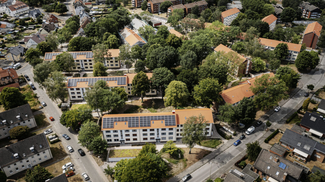 Dekarbonisierung im Bestand: Quartiersprojekt in Lünen (NRW) setzt auf STIEBEL ELTRON-Wärmepumpen stiebel-eltron.pressroom-rbt.com/2024/06/19/dek…