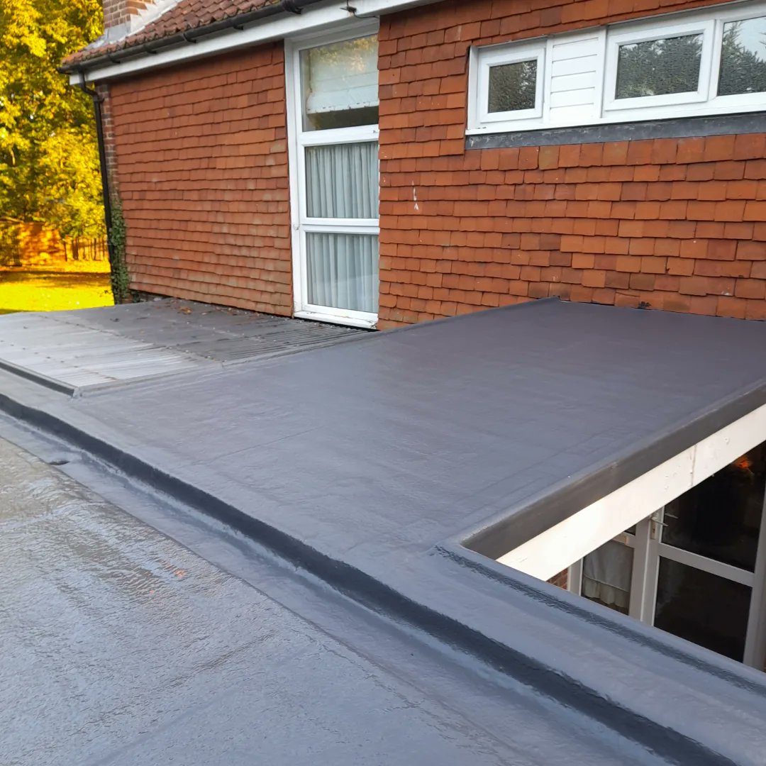 MJKRoofing's tweet image. HARLOW GARAGE ROOF GRP OVERLAY
Restec's Flexitec 2020 system
🌐 mjkroofing.co.uk
#mjkroofing #restec #flatroofing #harlow  #essex #fypシ゚viralシ #roofing #rooftop #chelmsfordroofer #essexroofer #flatroofer #GRP #building #construction #roofers #roofingcontractor #roof