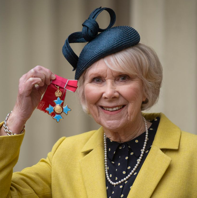 Adrian Hilton tweet media