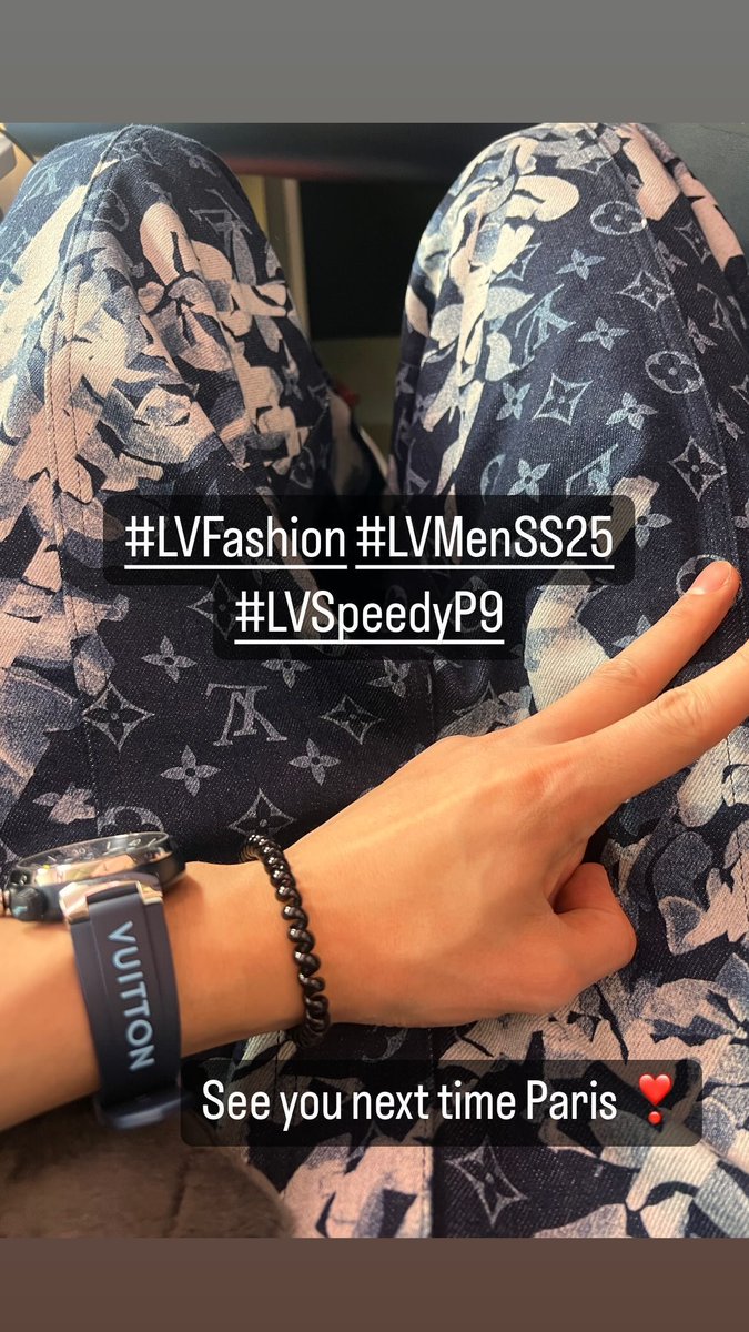127Nctrt's tweet photo. @LouisVuitton_JP @Pharrell 夢の様な時間をありがとう

#YUTA #ユウタ
#中本悠太 #LVMenSS25 #PharrellWilliams #LouisVuitton https://t.co/2HOCxlPAo6
