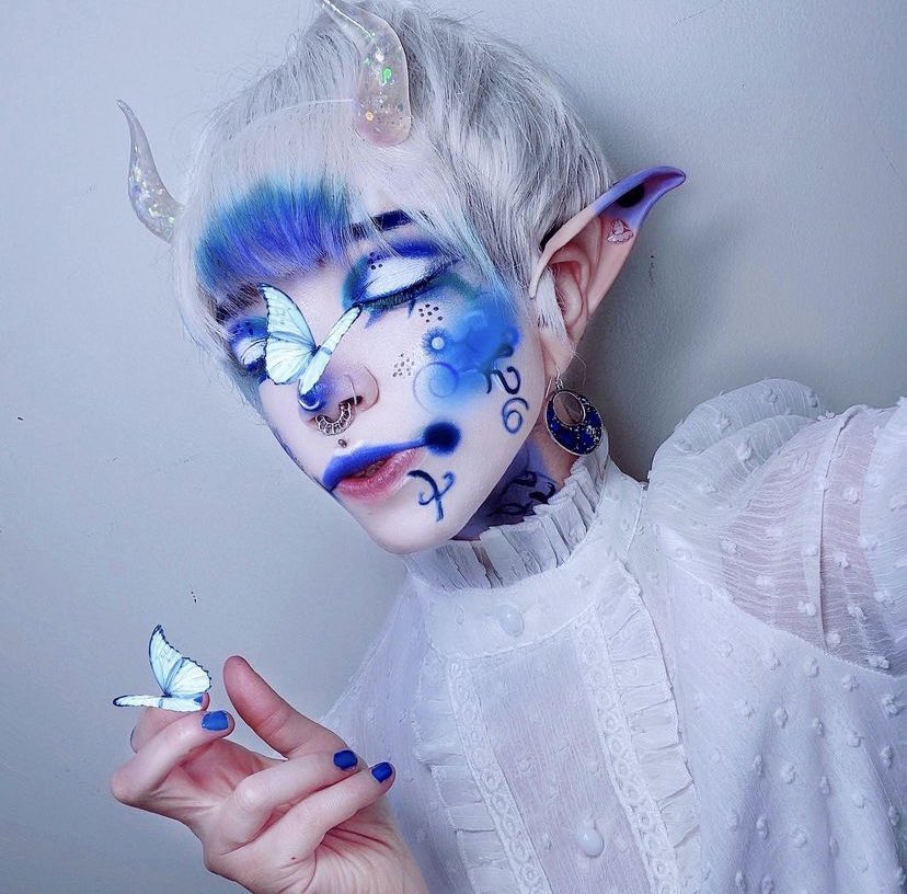 DecklynnM00's tweet photo. α »κ Έκͺκ« α₯΄κ«κ Έκͺκͺ ππ¦ #Decklynnmoo #finechina #Chinart #cosplay #anime #art #kawaii #bluemakeup #blue #butterfly #white #albino #chinamakeup #CHINESE #blueart #elf #creature https://t.co/gN7cCKNZ4n