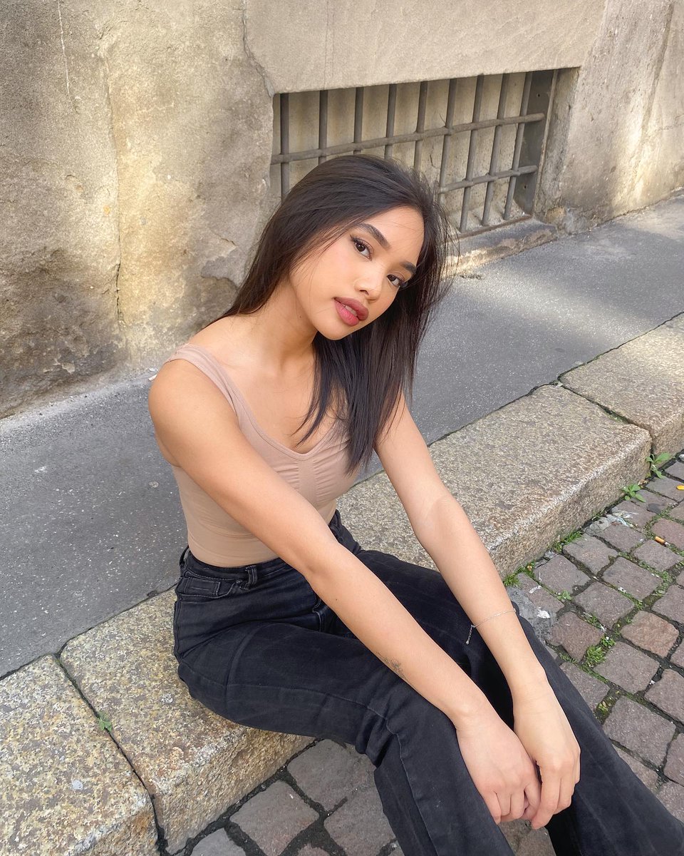 jsjsjs0004's tweet image. Being happy never goes out of style.