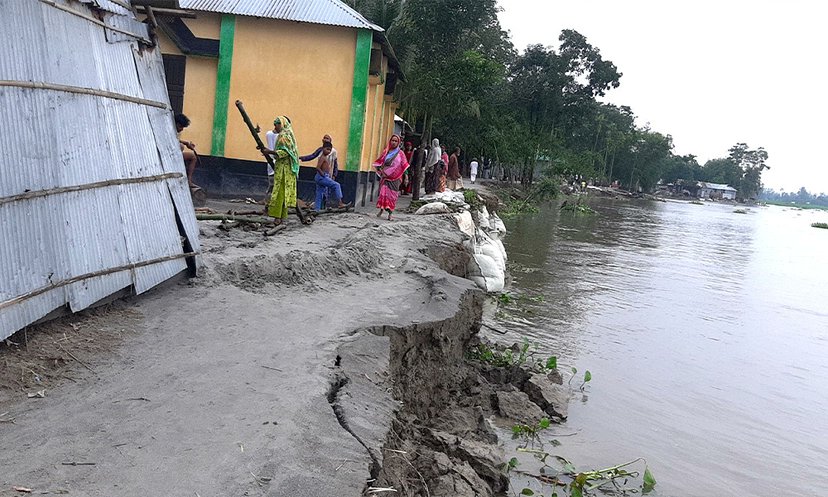 তিস্তার পানি কমছে, তবে বাড়ছে নদী ভাঙন