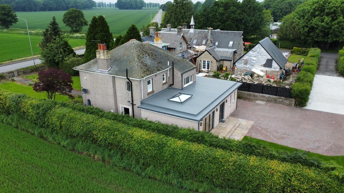 FatraUK's tweet photo. ๐Dunmore
โ๏ธ FF810 Dark Grey
๐ David Inglis
#fatrauk #fatra #flatroofing #roofingmerchant #roofing #construction #build #dunmore #buildingdesign #buildingmaterials #roofingcontractor #flatroof #singleplymembrane #liquidwaterproofing #mechanicalfix https://t.co/40kwzMs8GN