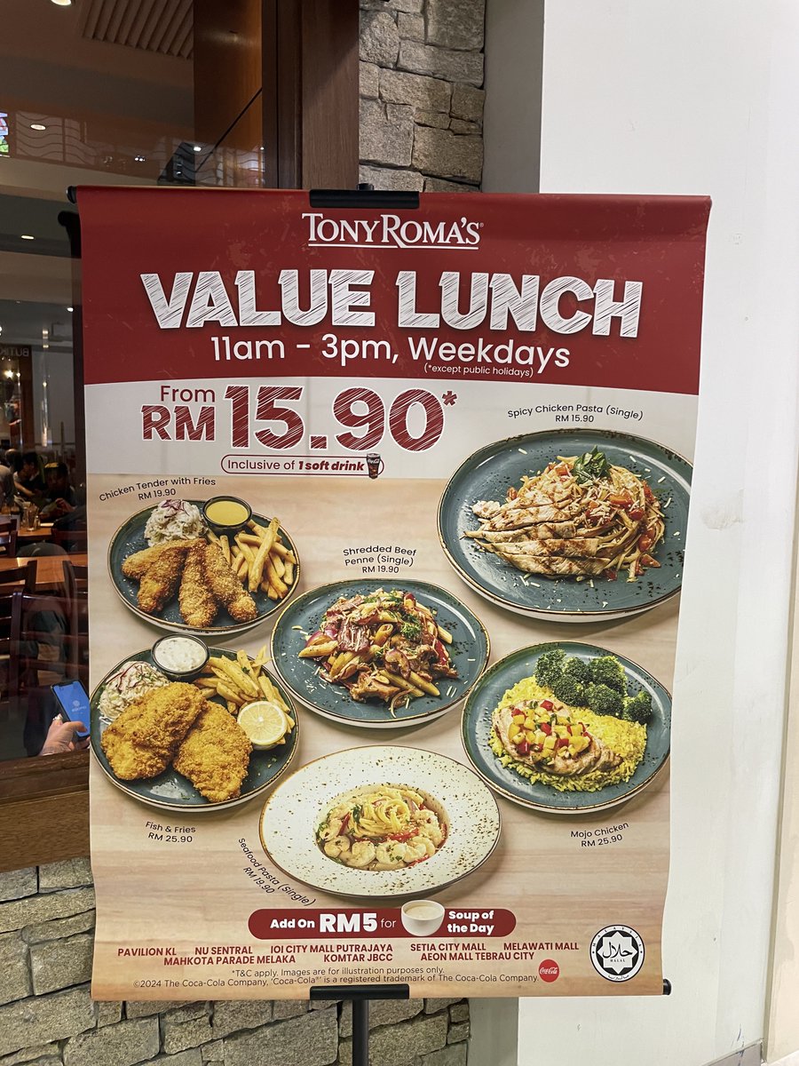 twt_bajet's tweet photo. Dulu was-was nak makan sebab ada serve alcohol. Sekarang lebih yakin. Syabas Tony Romas ada halal jakim.

Asimilisasi dengan masyarakat majoriti muslim akan tarik lebih ramai customer. https://t.co/d6JWlFKx0u