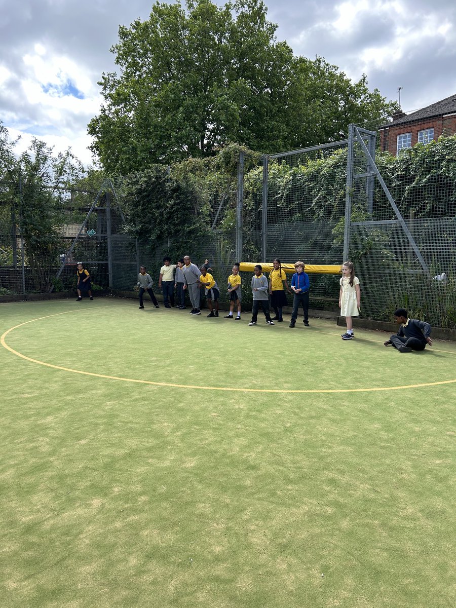 LucyCoatesReay's tweet image. How many hours, minutes or seconds does it take Year 3 to run, jump or skip the length of the pitch? Which unit of time would be most useful to use? Year 3 ⁦@ReayPrimary⁩ decided to find out… ⁦@NancyMa55127554⁩ #learningthroughdoing