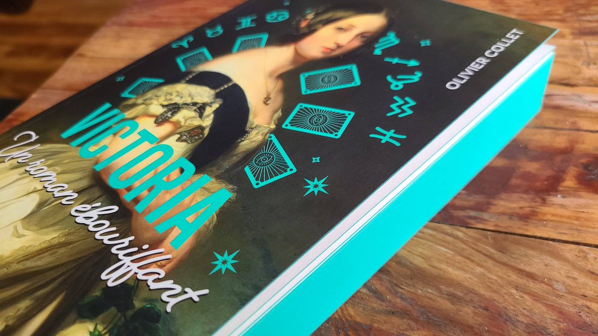 Jour de fierté : mon deuxième roman, "Victoria", sort ce jeudi chez Eyrolles ! L'histoire d'une reine obsédée par sa popularité, traquée par la presse et qui a peur de tomber enceinte. Et tu peux l'acheter ici : fnac.com/a19861906/Oliv…