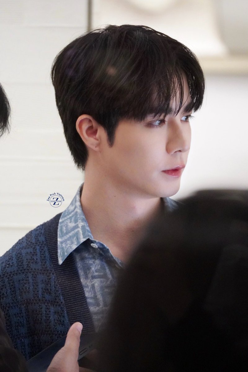 ZeePrukVN's tweet photo. Miss you so much 🥹
We're so happy to see you today 💙

#FendiFragrancesXZeePruk
#ZeePruk @zee_pruk https://t.co/jGHAEpGXGL