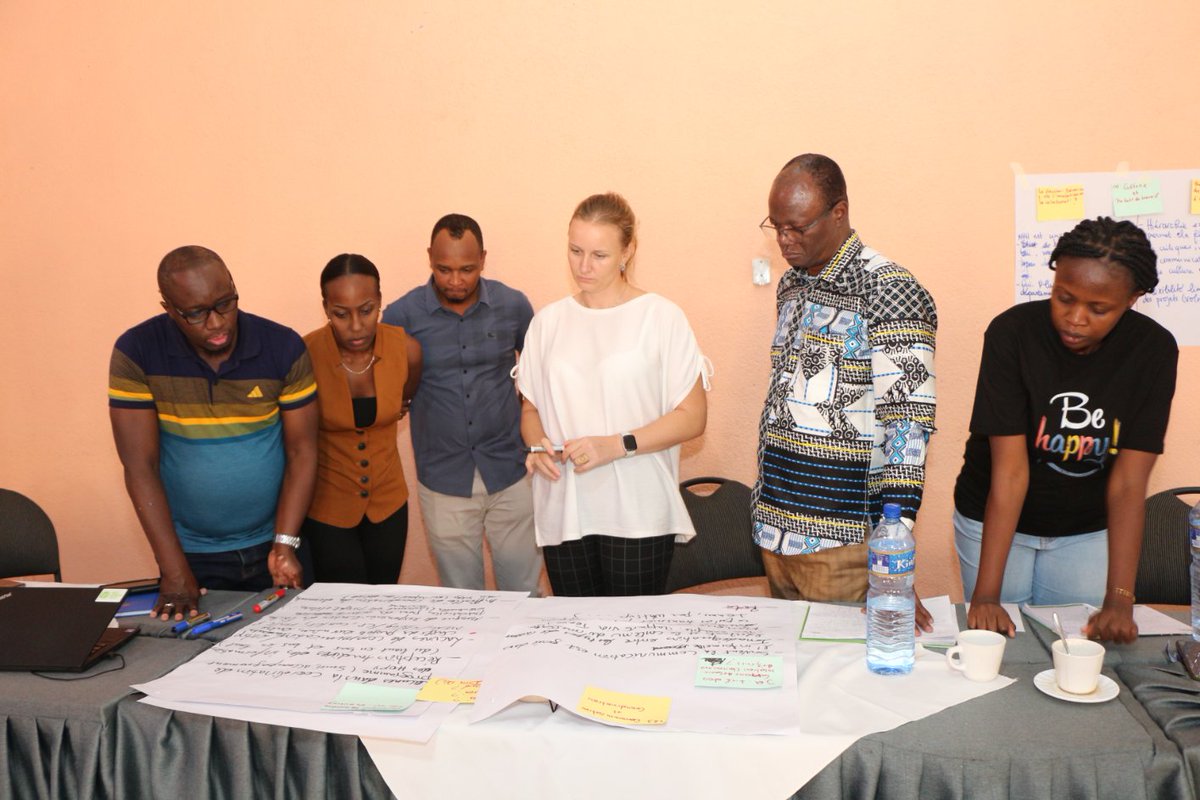 WHHBdi's tweet photo. Pour améliorer la performance du département programme au Burundi, @WHHBurundi a organisé du 12 au 14 Juin 2024, un atelier qui a permis aux collègues de ce département de réviser les structures et outils favorisant la prise de décisions adéquates et adaptées. https://t.co/ymad3tpOXN