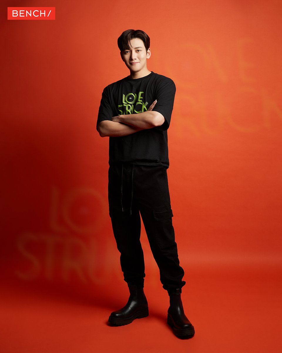 benchtm's tweet photo. Struggling to find versatile core pieces for your wardrobe? Look no further! Let #JiChangWook simplify your search with the Love Struck Tee. 💘 Get yours now! 🛒

Shirt (BOF0317) P549.75
Cargo Pants (BPS0367) P1199.75

#BENCHxJICHANGWOOK #GlobalBENCHSetter https://t.co/wgMJbch1gs