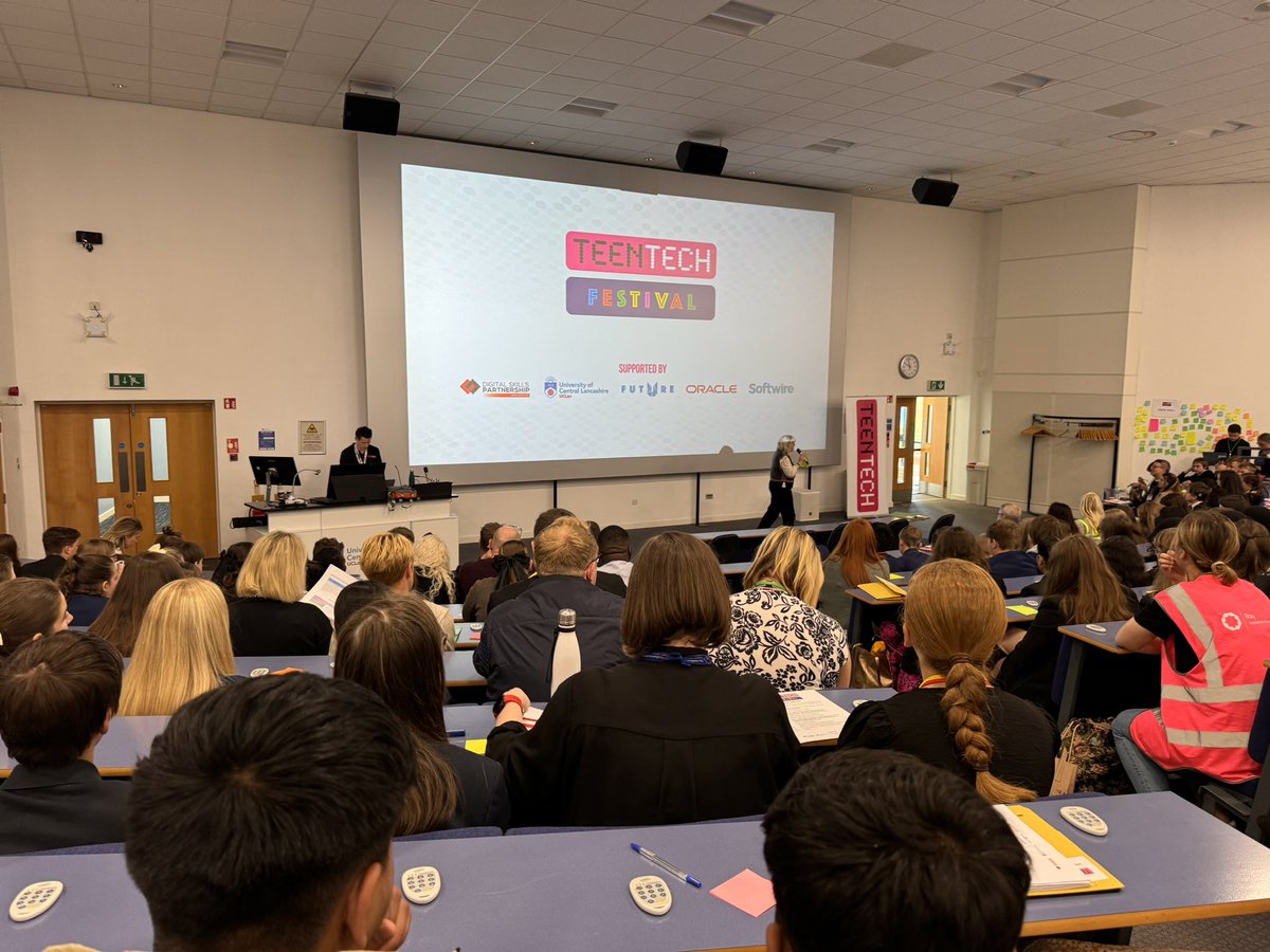 APTMoorPark's tweet image. Great to be at the @teentechevent festival in Preston today #ProudToBeMoorPark #TeenTech