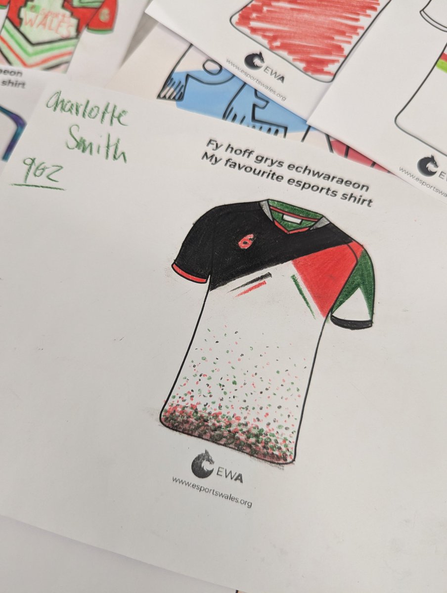 EsportsWales's tweet photo. Branding workshop at @CaerleonComp some amazing designs!
What is your favourite? #RepTheDragon https://t.co/PD0hvI5MmA