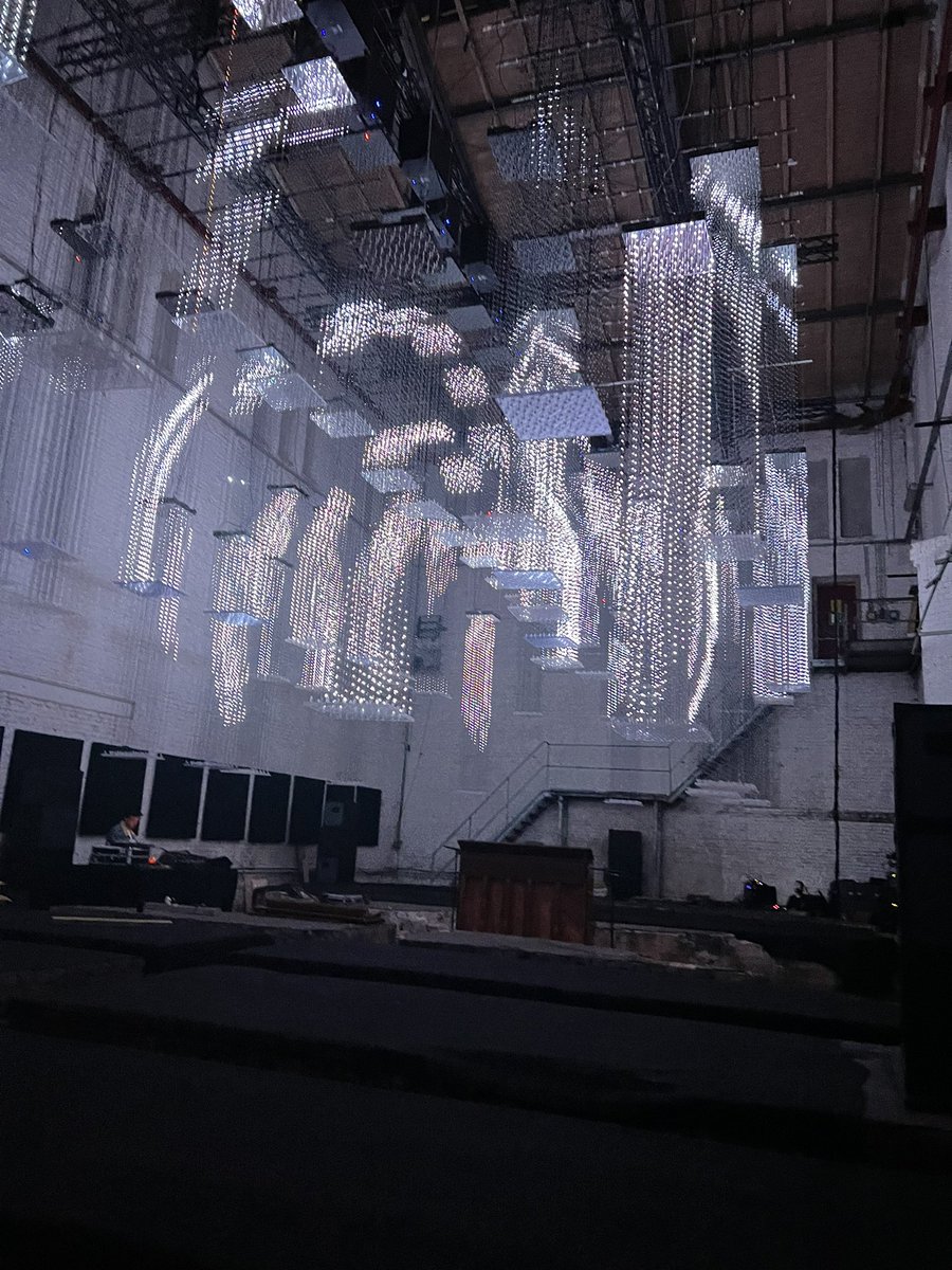 Hey Berlin!! I will play this Friday June 21st at Monopol Berlin, 8pm! ending the longest day of the year… playing underneath the most beautiful light art show by <a href="/LedPulse/">LedPulse</a> 
🙌🏽

#fetedelamusique #monopolberlin #meredi #liveconcert #berlin #piano #newclassicalmusic #composer